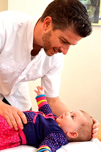 Etiopathie bebe nourisson - Alexandre Hryb - etiopathe Cogolin - Saint Tropez - Sainte Maxime - Le Lavandou - La Londe